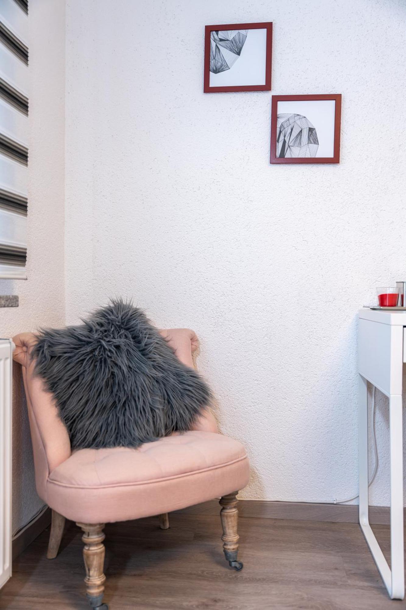 ממינגן #3 Bequemes Zimmer Mit Pool Und Garten מראה חיצוני תמונה